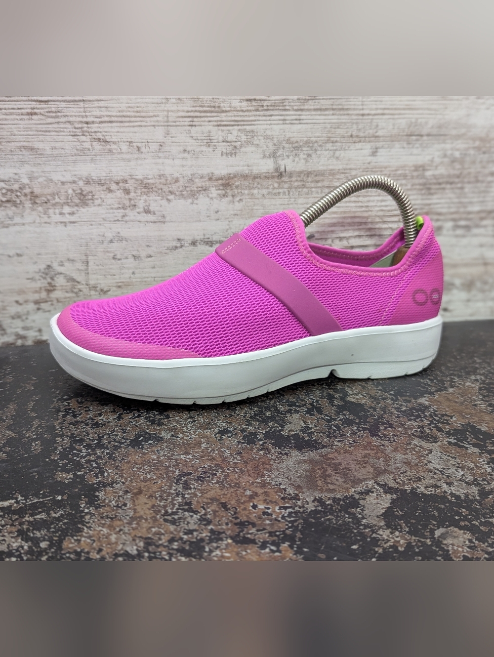 Womens OOFOS OOmg Recovery Shoes Sz 8 39 Pink Used VGC